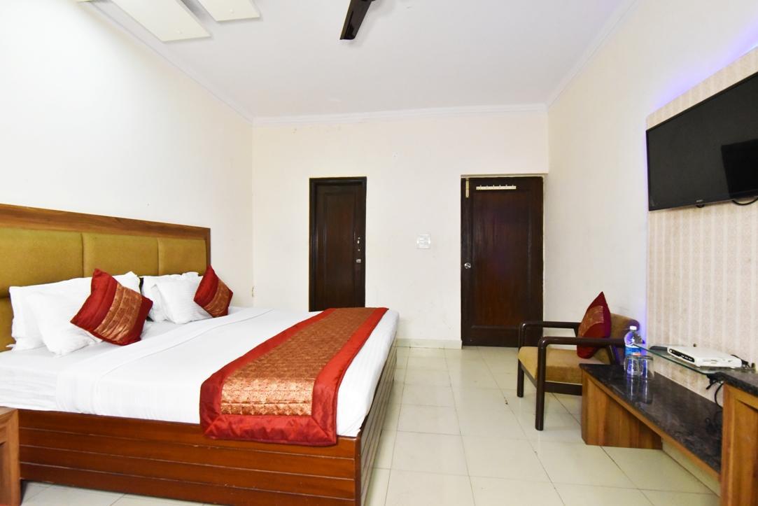 Hotel B-Comfort Amritsar Buitenkant foto