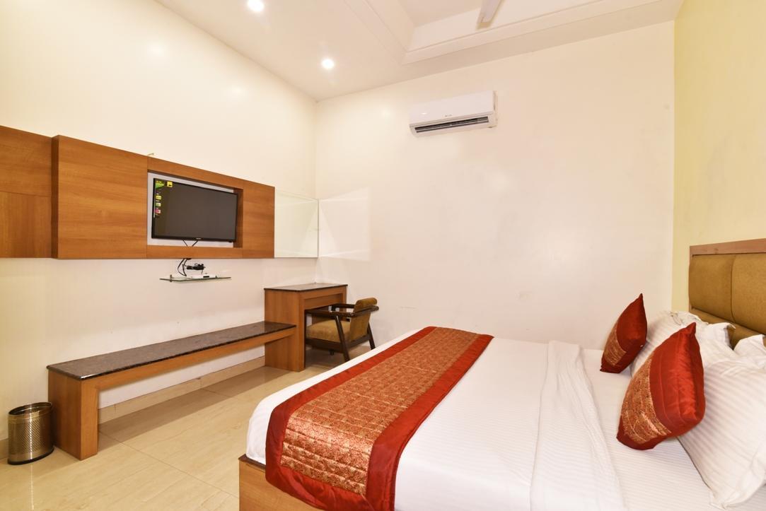 Hotel B-Comfort Amritsar Buitenkant foto