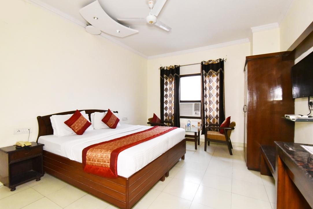 Hotel B-Comfort Amritsar Buitenkant foto