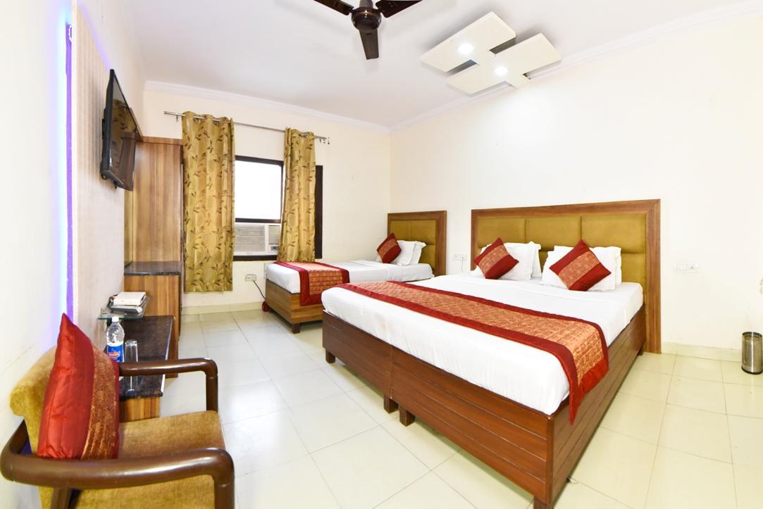 Hotel B-Comfort Amritsar Buitenkant foto