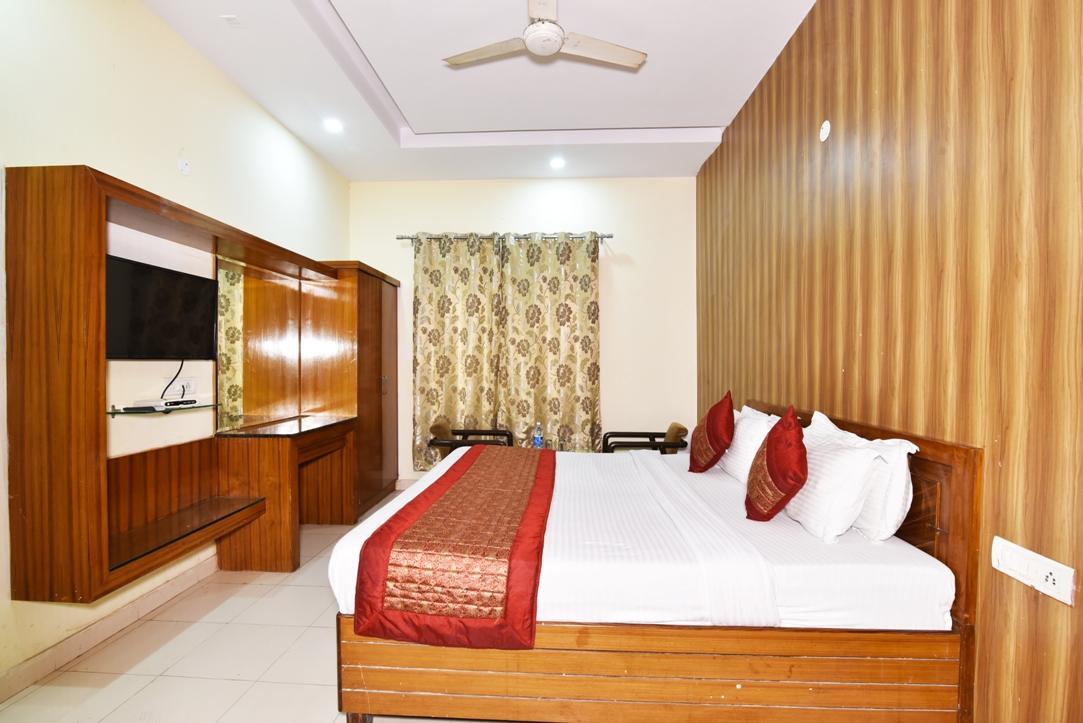 Hotel B-Comfort Amritsar Buitenkant foto