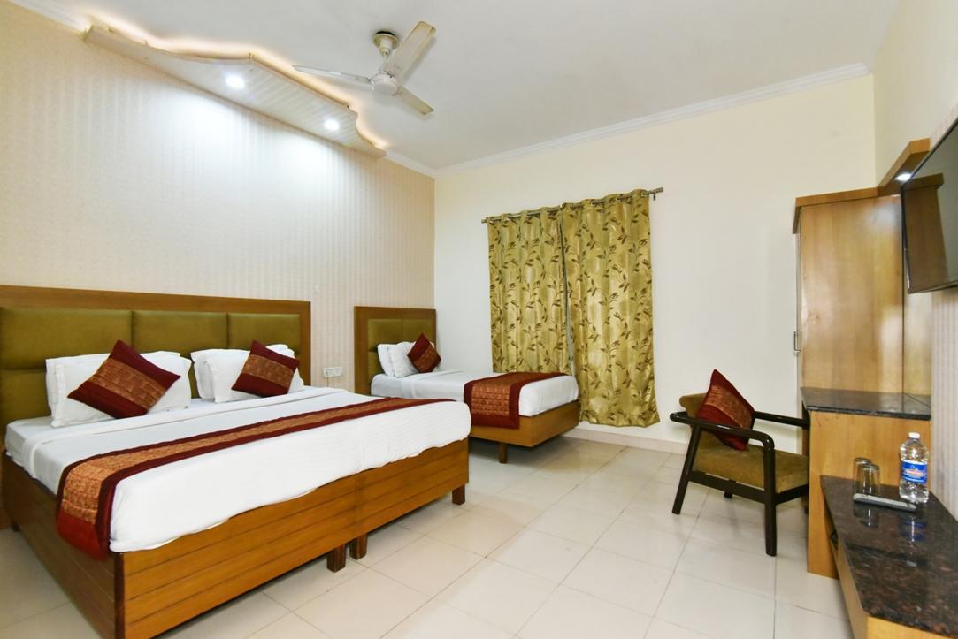 Hotel B-Comfort Amritsar Buitenkant foto