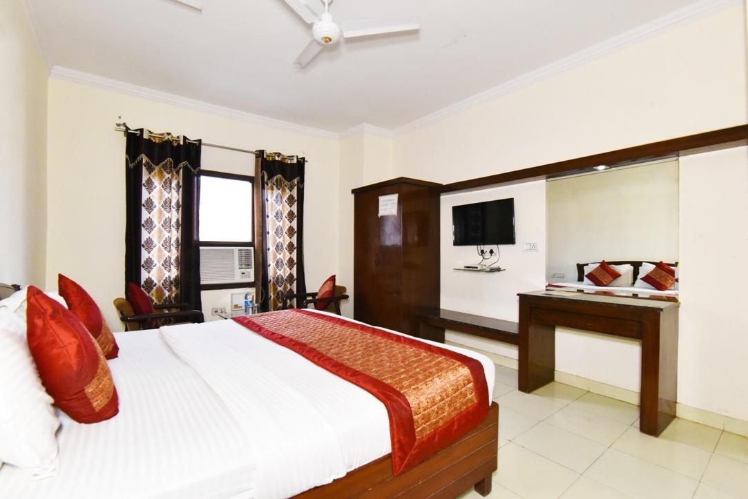 Hotel B-Comfort Amritsar Buitenkant foto